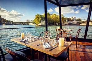 boat trip seine dinner cruise