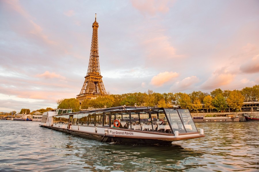 visit paris en bateau