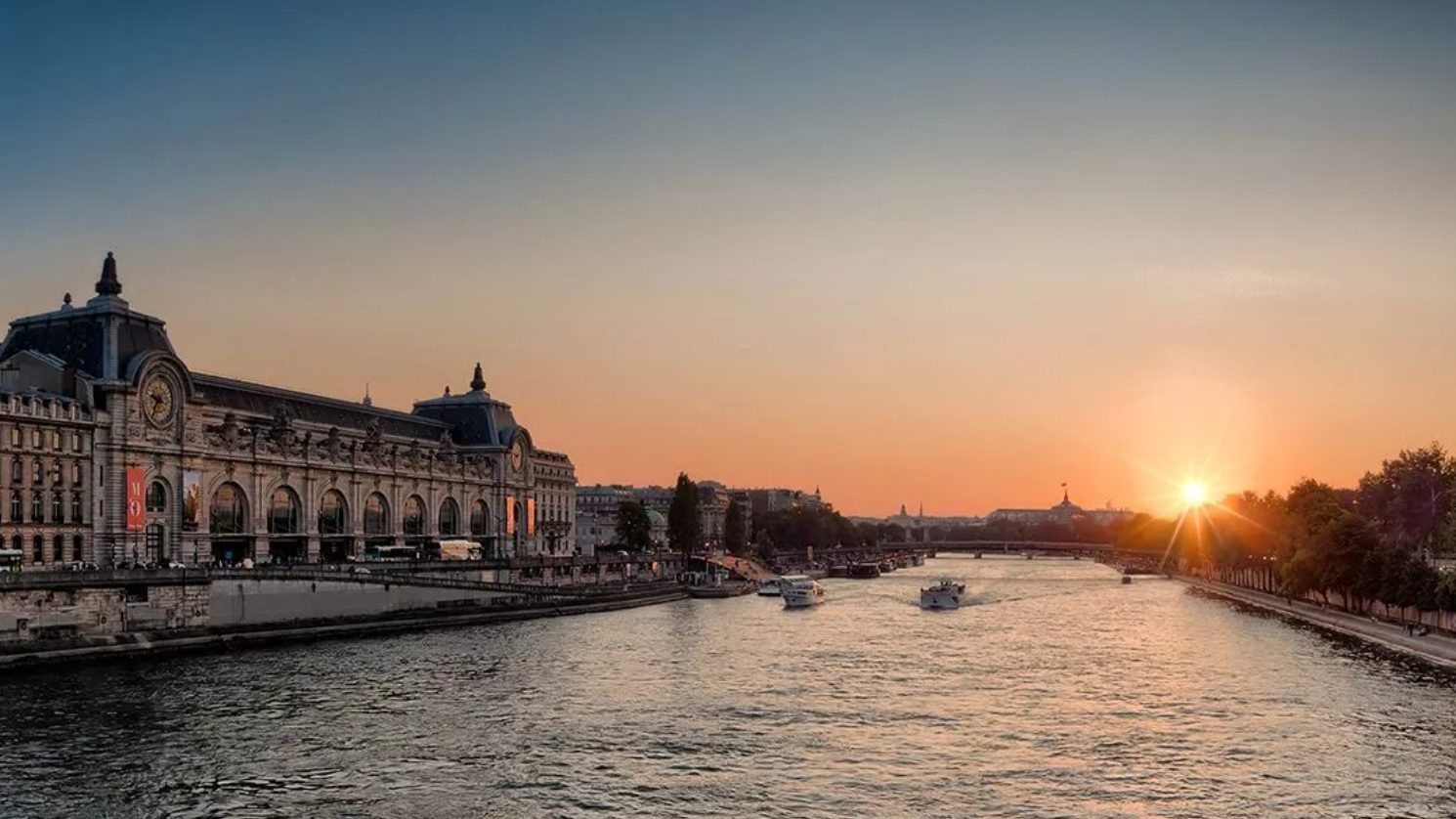 EMBARQUEMENT DANS PARIS