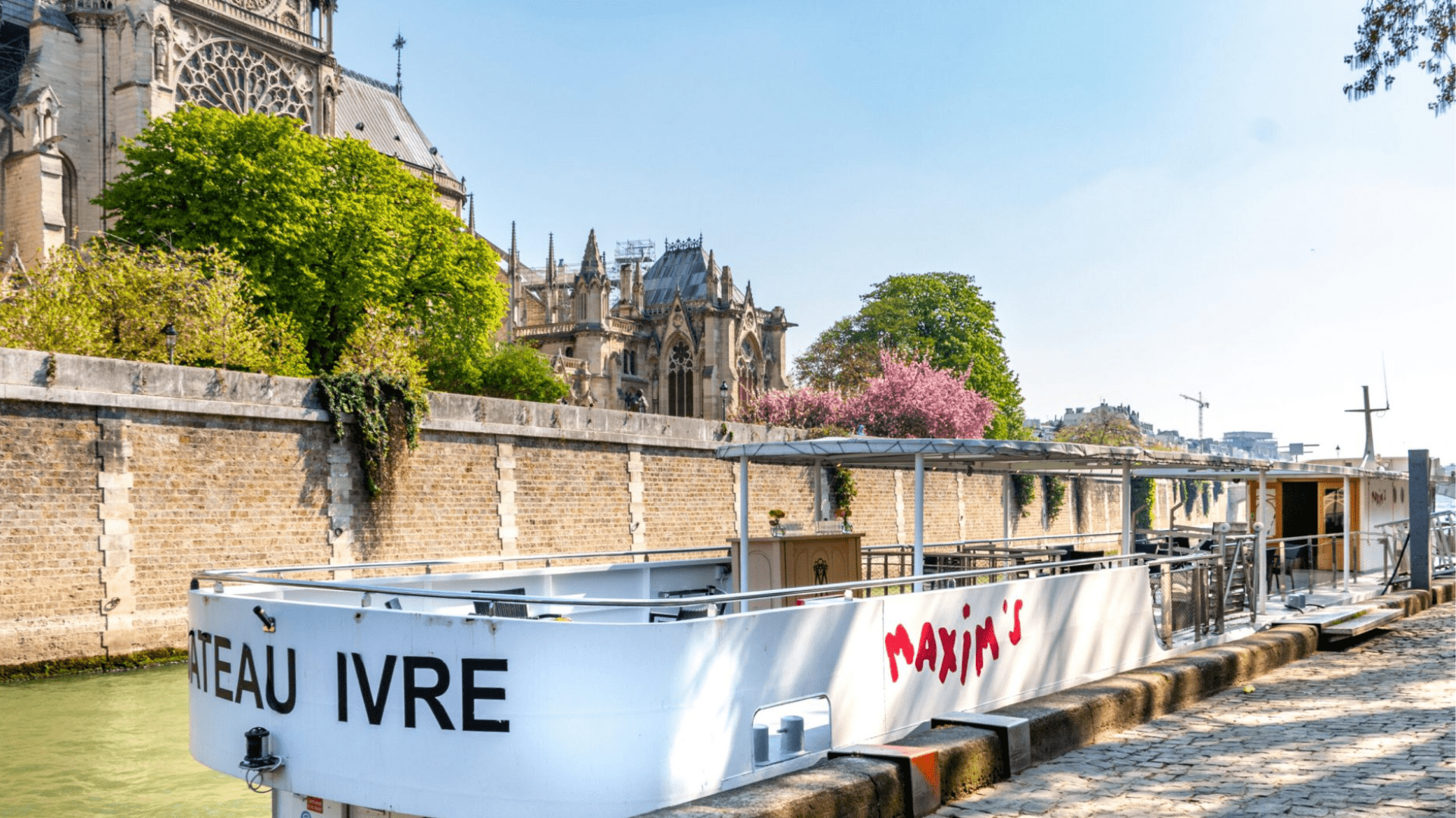 Le bateau ivre - Paris Seine Le bateau ivre - Paris Seine