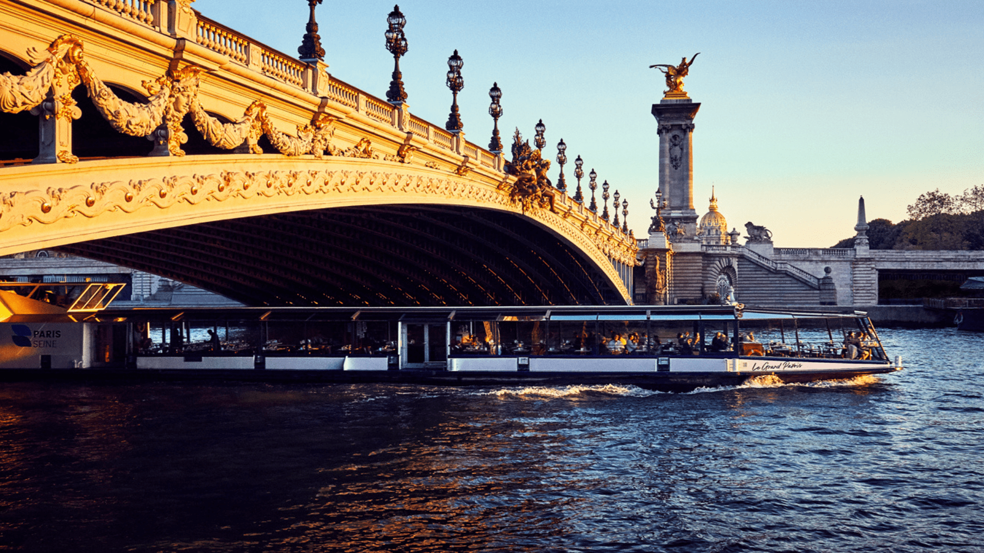 Le grand pavois - Paris Seine Le grand pavois - Paris Seine